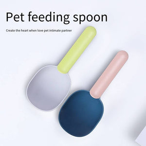 Make Feeding Time a Breeze with the Pet Food Scoop!